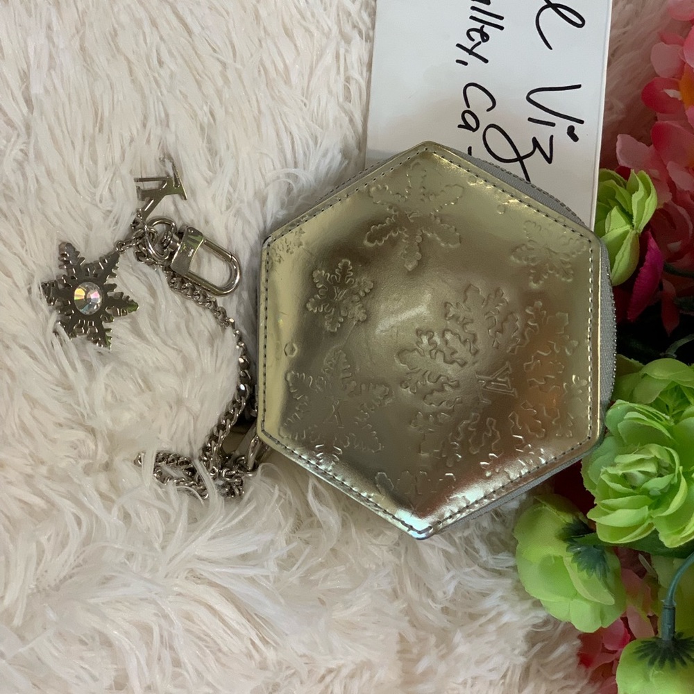Authentic Louis Vuitton Vernis Snowflakes Purse